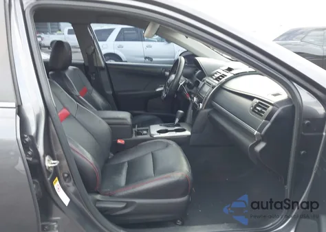 2014 Toyota Camry Se z USA, uszkodzony, nr VIN 4T1BF1FK5EU421570